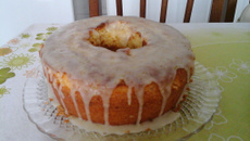 Bolo de limão com glacê