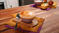 Sopa de cebola com massa folhada