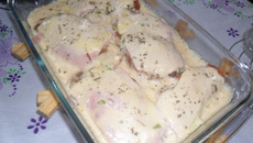 Frango à parmegiana ao molho branco