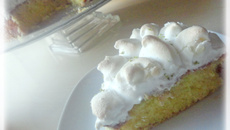 Bolo de limão siciliano com merengue
