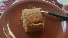 Bolo de fubá integral com açúcar mascavo de liquidificador