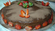 Bolo trufado de morango