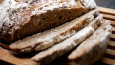 Pão de chocolate com caramelo de café