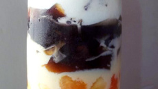 Salada de frutas com sorvete