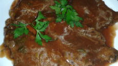 Escalopinho ao molho madeira