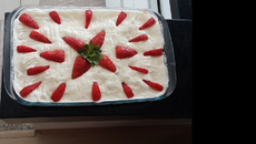 Pavê de chocolate com morango fácil