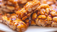 Pé de moleque delicioso e macio para festa junina