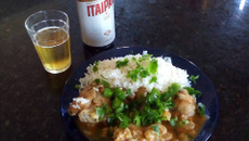 Pé de porco com arroz branco