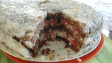 Bolo de chocolate com morango e coco - da Bia