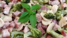 Penne ao molho quatro queijos com champignon