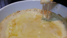 Dip de grão de bico com queijo