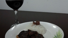 Medalhão de músculo ao vinho