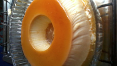 Pudim de leite com coco