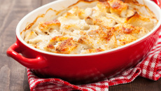 Filé de peixe ao molho branco com coentro