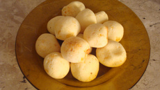 Pão de queijo bem fácil