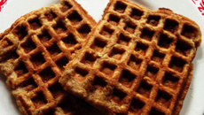 Waffle de bolo de banana fácil