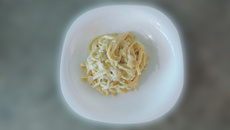 Linguini cremoso com limão