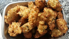 Bolinho de Arroz com cheiro verde
