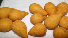 Coxinha de batata e trigo