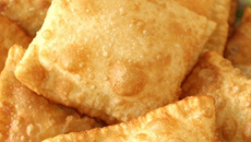 Massa pastel de feira com apenas 3 ingredientes 