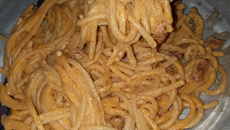 Macarrão com linguiça fácil 