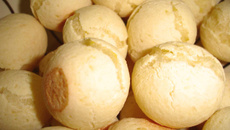 Pão de queijo goiano