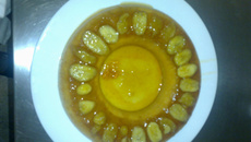 Pudim de banana caramelada