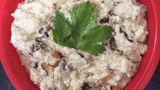 Pastinha de ricota com cebola caramelizada