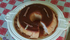 Pudim de pão com leite condensado