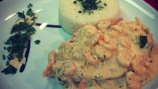 Molho de camarão com filé de robalo