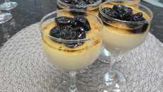 Manjar de coco com leite condensado e coco ralado