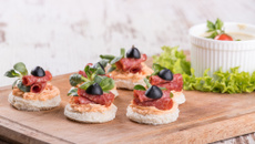 Canapé de pão de forma