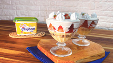 Pavê de morango com suspiro