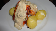 Salmão com batata recheada