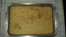 Bolo de madioca com leite condensado