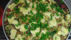 Baião de dois com carne de sol e queijo coalho