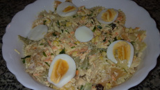 Salada de macarrão com frango