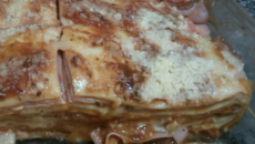 Lasanha de presunto e queijo