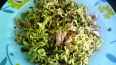 Macarrão ao molho de berinjelas e salmão