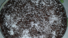 Bolo de chocolate gelado e bem molhadinho