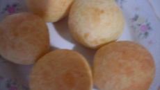 Pão de queijo mineiro na máquina de pão