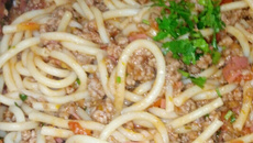 Macarrão com carne moída