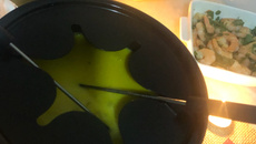 Fondue de camarão no leite de coco maravilhoso