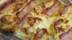 Filé de frango com bacon e queijo parmesão