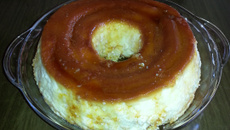 Pudim de queijo fresco