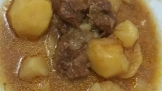 Carne de panela com batata