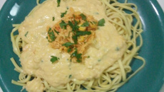 Fettuccine ao molho de creme de milho com frango