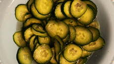 Sunomomo (salada japonesa de pepino)