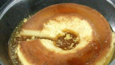 Pudim de leite furadinho