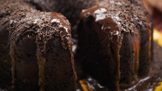 Bolo de chocolate de micro-ondas